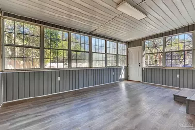 7304 St Johns Cir, Milton, FL 32583 - Photo 15