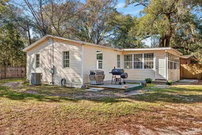 7304 St Johns Cir, Milton, FL 32583 - Photo 7