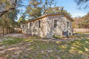 7304 St John's Cir, Milton, FL 32583 - Photo 11