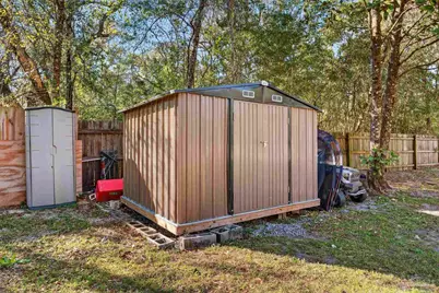 7304 St Johns Cir, Milton, FL 32583 - Photo 9