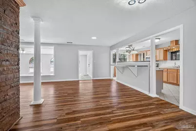 8 Manor Dr, Pensacola, FL 32507 - Photo 9