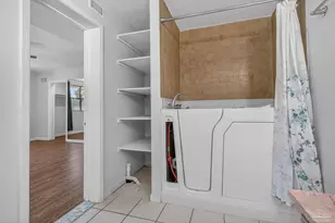 8 Manor Dr, Pensacola, FL 32507 - Photo 23