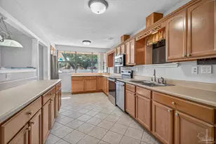 8 Manor Dr, Pensacola, FL 32507 - Photo 13