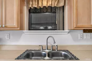 8 Manor Dr, Pensacola, FL 32507 - Photo 11