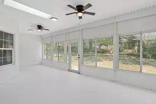 2409 Sweetheart Ln, Pensacola, FL 32526 - Photo 33