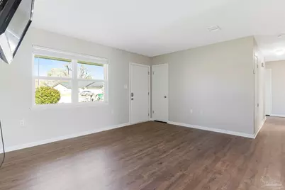 407 Celeste Ct, Mary Esther, FL 32569 - Photo 3