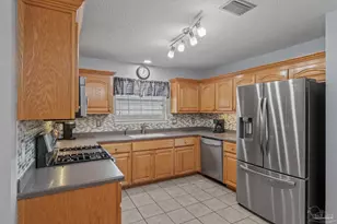 2381 Tumbleweed Dr, Navarre, FL 32566 - Photo 7