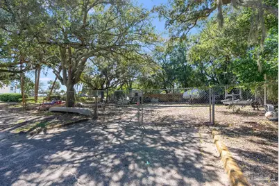 200 Pensacola Beach Rd #D2, Gulf Breeze, FL 32561 - Photo 33