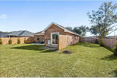 7911 Twin Lake Dr, Milton, FL 32583 - Photo 3