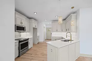 1045 Magnolia Ln, Gulf Breeze, FL 32563 - Photo 5