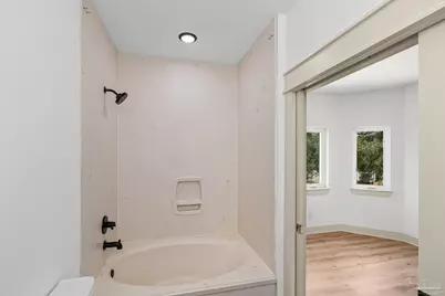 1045 Magnolia Ln, Gulf Breeze, FL 32563 - Photo 15