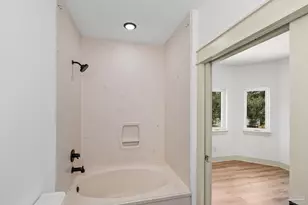 1045 Magnolia Ln, Gulf Breeze, FL 32563 - Photo 15