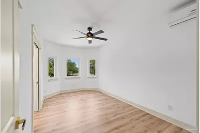 1045 Magnolia Ln, Gulf Breeze, FL 32563 - Photo 13
