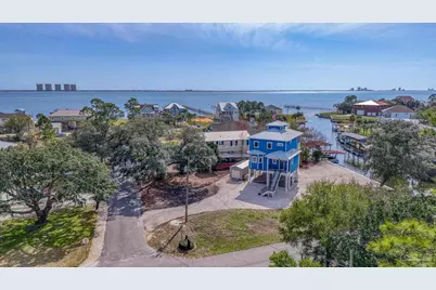 1045 Magnolia Ln, Gulf Breeze, FL 32563 - Photo 53