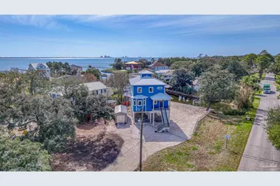 1045 Magnolia Ln, Gulf Breeze, FL 32563 - Photo 49