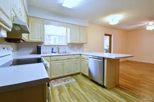 7016 Esther St, Pensacola, FL 32506 - Photo 9