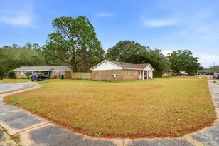 620 Carondelay Dr, Pensacola, FL 32506 - Photo 33