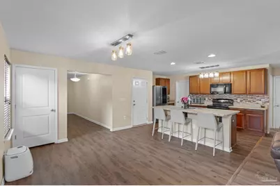 5898 Little Leaf Ct, Milton, FL 32570 - Photo 9