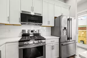 19 W Strong St, Pensacola, FL 32502 - Photo 15