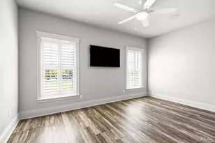 19 W Strong St, Pensacola, FL 32502 - Photo 33