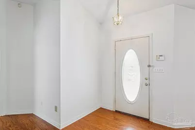 100 Oviedo St, Gulf Breeze, FL 32561 - Photo 5