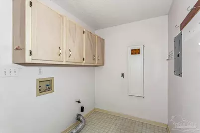 100 Oviedo St, Gulf Breeze, FL 32561 - Photo 17