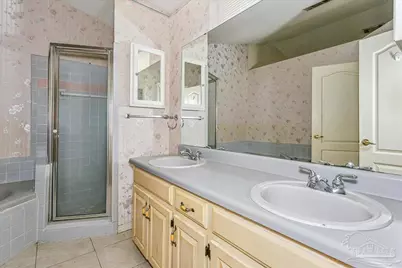100 Oviedo St, Gulf Breeze, FL 32561 - Photo 23