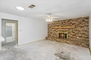 100 Oviedo St, Gulf Breeze, FL 32561 - Photo 11