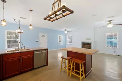 542 S 1st St, Pensacola, FL 32507 - Photo 25