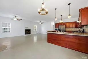 542 S 1st St, Pensacola, FL 32507 - Photo 15