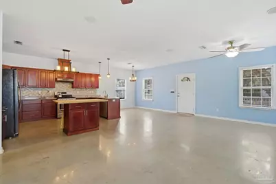 542 S 1st St, Pensacola, FL 32507 - Photo 13