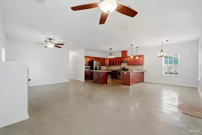 542 S 1st St, Pensacola, FL 32507 - Photo 15