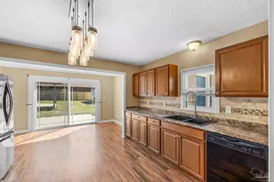 5417 San Miguel St, Milton, FL 32583 - Photo 11