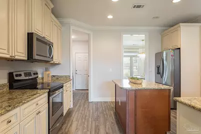 1018 Villa Venyce Ct, Gulf Breeze, FL 32563 - Photo 9