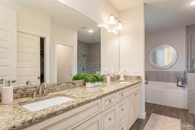 1018 Villa Venyce Ct, Gulf Breeze, FL 32563 - Photo 15