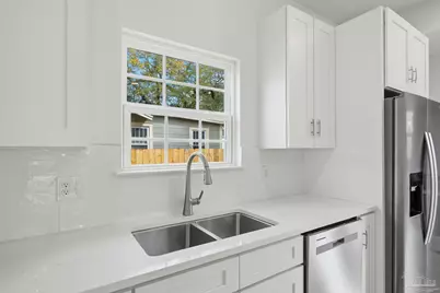 1109 E Gonzales St, Pensacola, FL 32503 - Photo 9