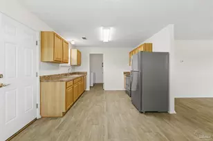 8909 Camshire Cir, Pensacola, FL 32507 - Photo 7