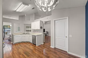 5561 Fawn Ridge Dr, Gulf Breeze, FL 32563 - Photo 9