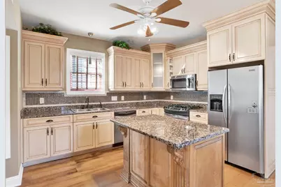 105 S Florida Blanca St, Pensacola, FL 32502 - Photo 17