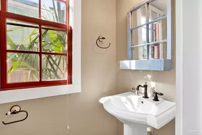 105 S Florida Blanca St, Pensacola, FL 32502 - Photo 15