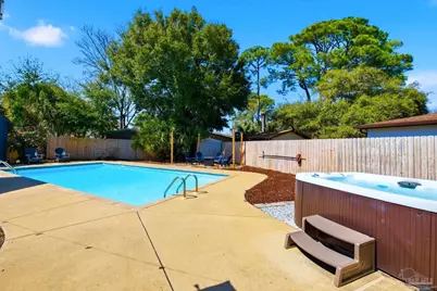 105 Bear Dr, Gulf Breeze, FL 32561 - Photo 23