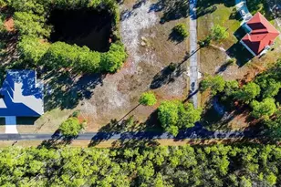 1810 W Smugglers Cove Dr, Gulf Breeze, FL 32563 - Photo 1