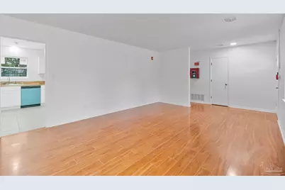 8090 Tippin Ave, Pensacola, FL 32514 - Photo 7