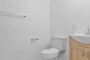 8090 Tippin Ave, Pensacola, FL 32514 - Photo 23