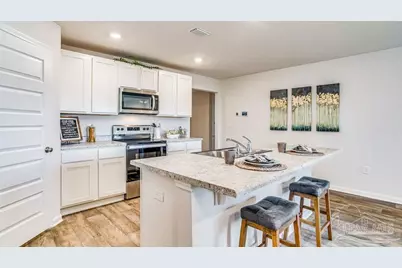 9735 Dutton Ln, Milton, FL 32583 - Photo 5