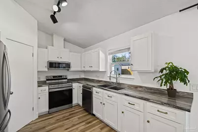 1265 Sanibel Ln, Gulf Breeze, FL 32563 - Photo 13