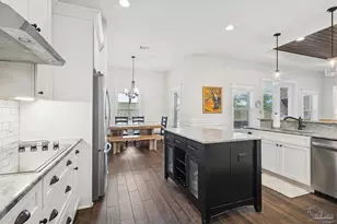 5140 Sandy Shores Dr, Gulf Breeze, FL 32563 - Photo 3