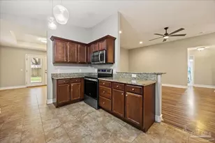 8445 Rynes Cir, Navarre, FL 32566 - Photo 7