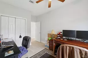 109 E Texar, Pensacola, FL 32503 - Photo 17