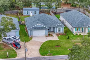 5292 Soundside Dr, Gulf Breeze, FL 32563 - Photo 3